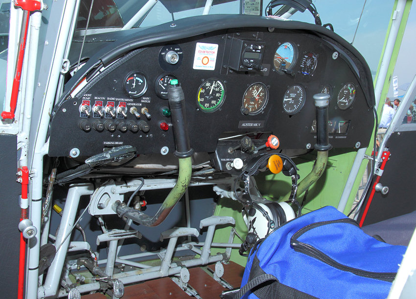 Taylorcraft Auster Mk.V: Beobachtungsflugzeug des britischen Herstellers Taylorcraft Aeroplanes