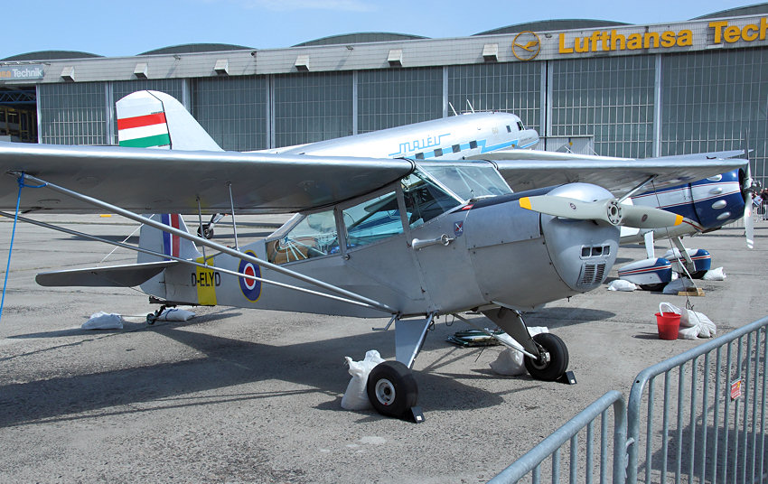 Taylorcraft Auster Mk.5: militärisches Verbindungs- und Beobachtungsflugzeug des britischen Herstellers Taylorcraft Aeroplanes Ltd