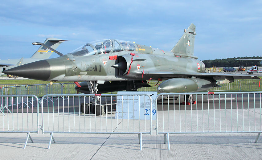 Dassault Mirage 2000 N: französisches Kampfflugzeug seit 1984 (Erstflug: 1978)