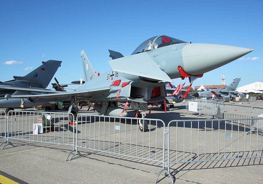 Eurofighter EF 2000 Typhoon: Kampfflugzeug von Deutschland, Italien, Spanien und Großbritannien