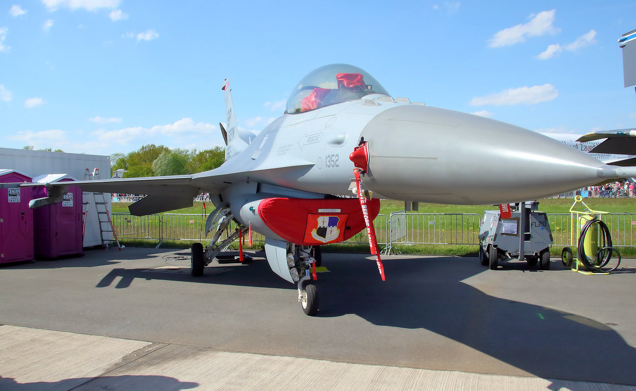 General Dynamics F-16