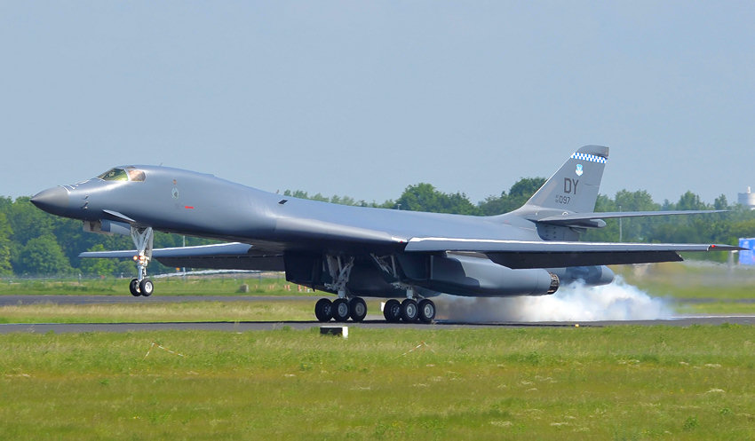 Rockwell B1 Lancer: Landung des US-Bombers