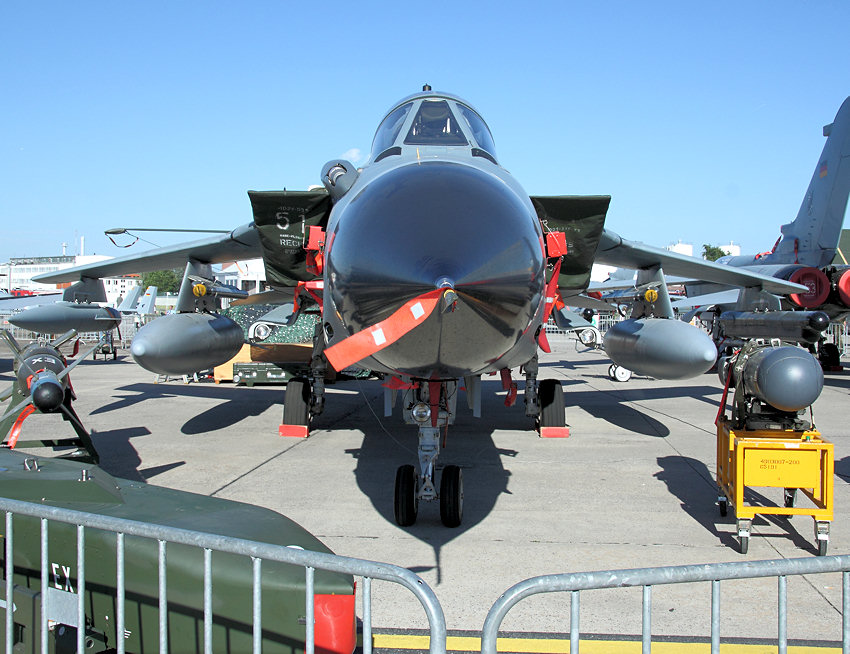 Tornado ECR: Mehrzweckkampfflugzeug, das von Großbritannien, Italien und Deutschland gebaut wurde