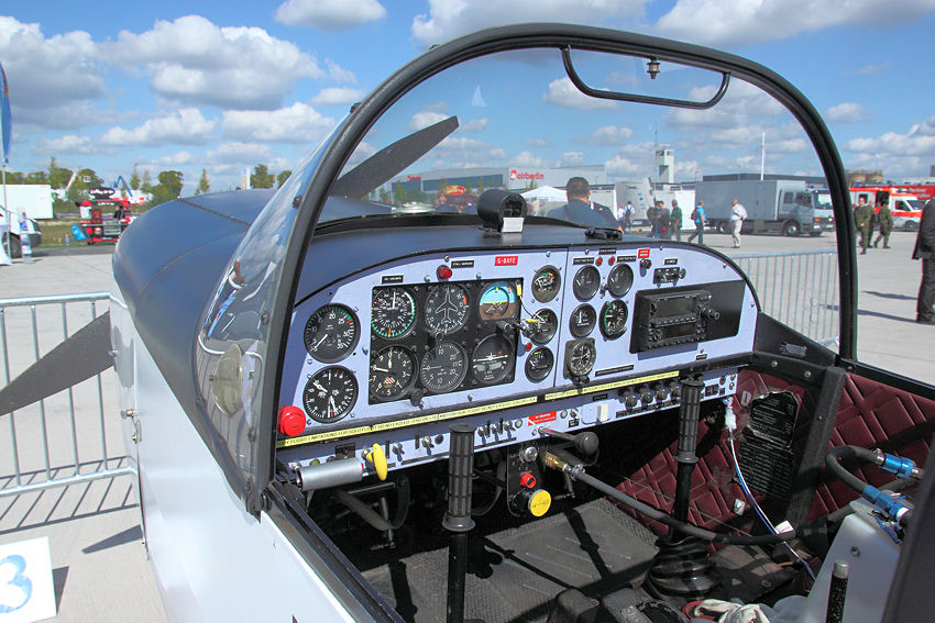 Avions Mundry Cockpit