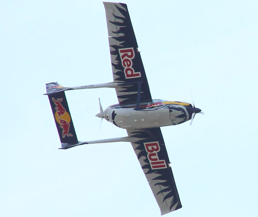 Cessna 337 Super Skymaster: Die Cessna Skymaster ist ein von 2 Propeller angetriebener Schulterdecker