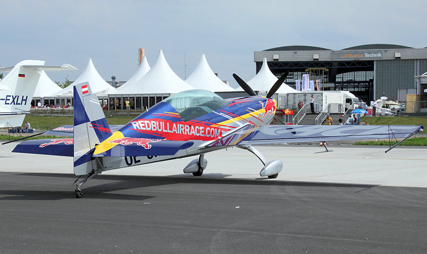 Extra 300: Hochleistungsflugzeug für den Wettbewerbs-Kunstflug