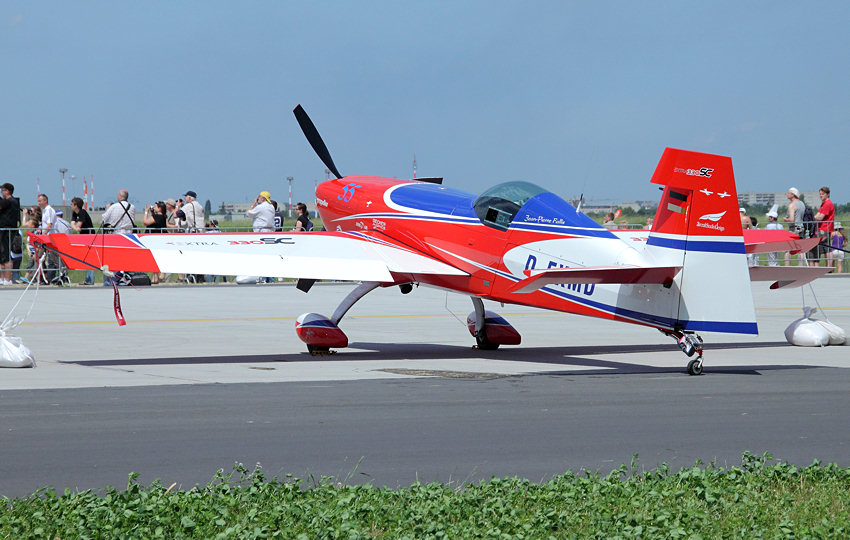 Extra 330 SC: Kunstflug