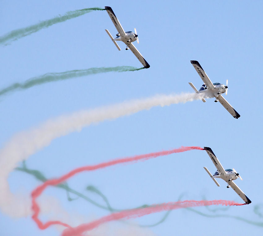 Fly Synthesis Texan: Die Kunstflugstaffel "Wefly! Team" fliegt diese italienischen Ultraleicht-Flugzeuge