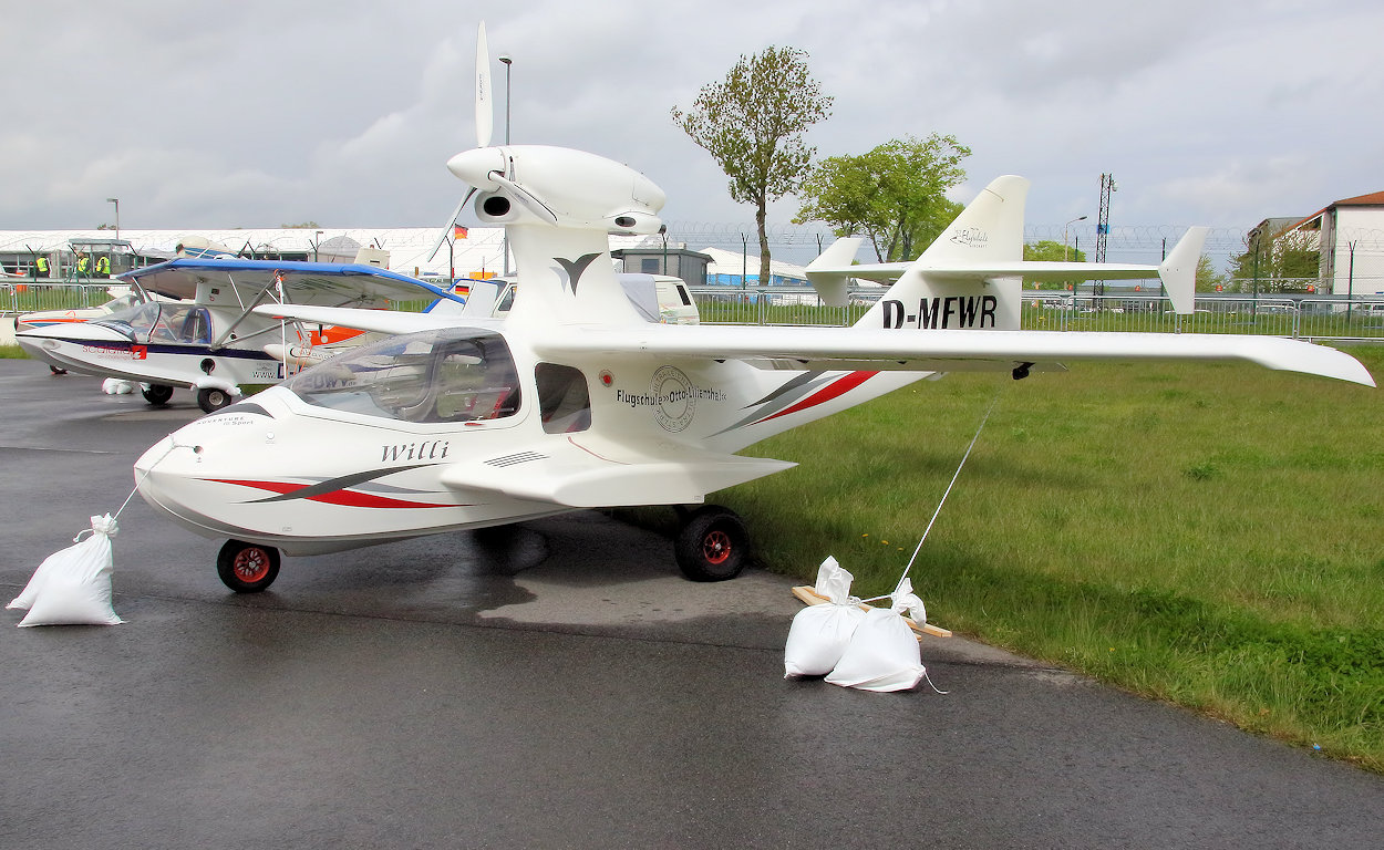 Flywhale Adventure iS 912