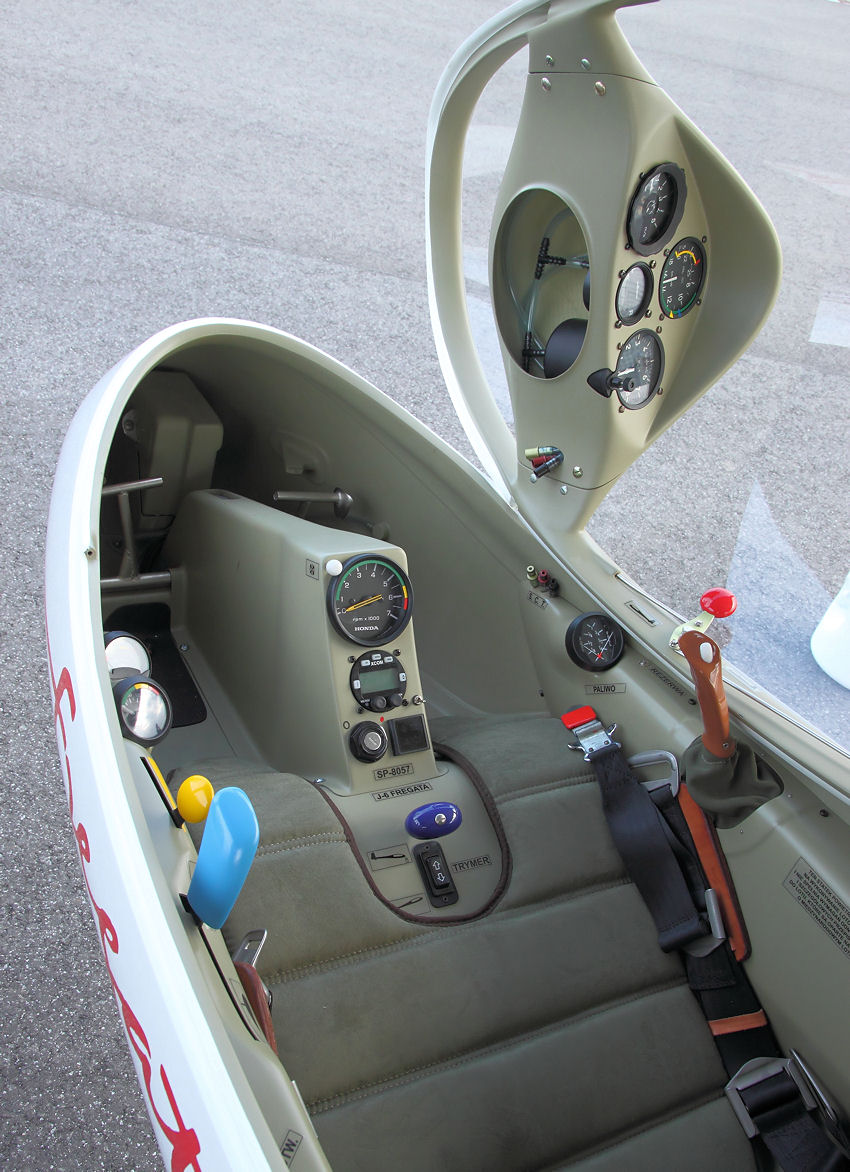 Fregata J6 - Cockpit