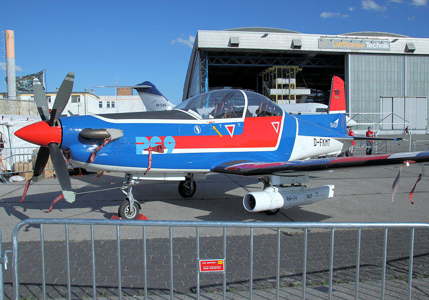 Pilatus PC-9: Schulflugzeug mit Turboprop-Antrieb der schweizer Firma Pilatus