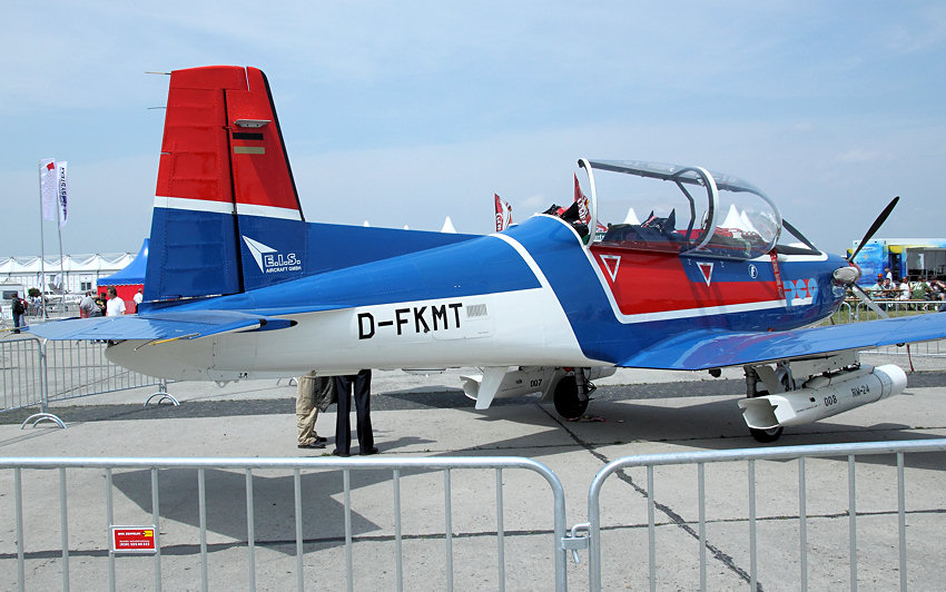 Pilatus PC-9: Trainingsflugzeug mit Turboprop-Antrieb der schweizer Firma Pilatus