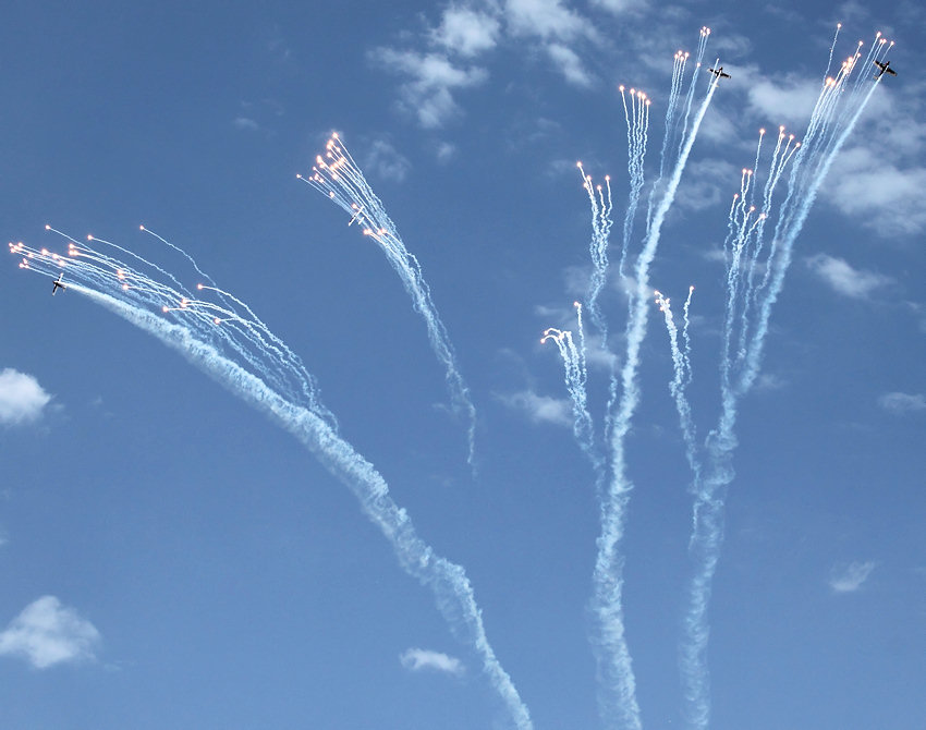 Alpi Aviation Pioneer 300 Hawk und Pioneer 330 Acro: Kunstflugstaffel "Pioneer Team"