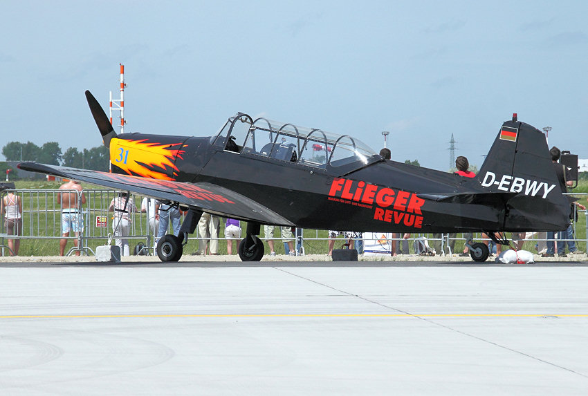 Zlin Z-226: Von der Baureihe Zlin 226 entstanden 280 Maschinen, welche in 19 Länder exportiert wurden