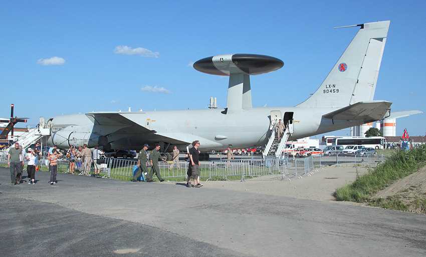 Boeing E-3A Sentry AWACS: Aufklärungs- und Leitzentrale der NATO (Airborne Warning and Control System)