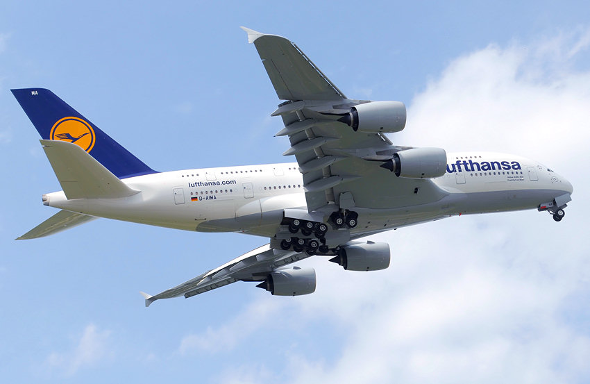 Airbus A-380 - Flugansicht einer der ersten Lufthansamaschinen