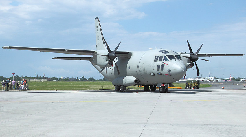 Alenia C-27J Spartan: mittelschwerer Kampfzonentransporter