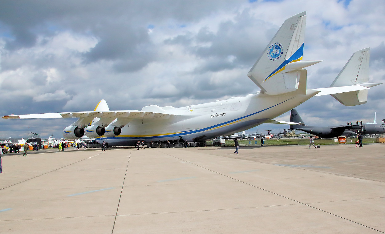 Antonow An-225 - Heckansicht
