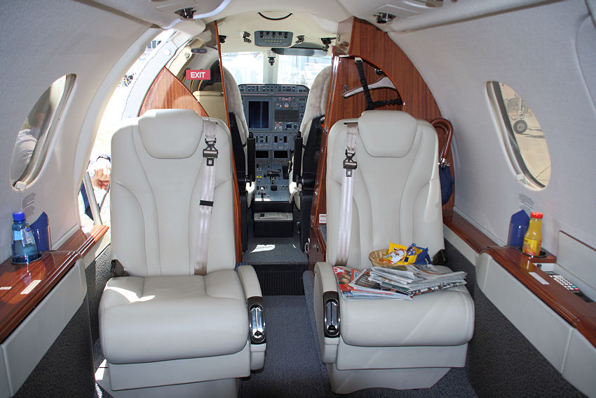 Beechcraft King Air 350: Turbopropflugzeug mit Druckkabine für den geschäftlichen Charterflug