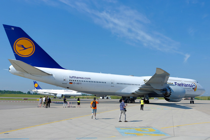 Boeing 747-830 - Siegerflieger Fanhansa