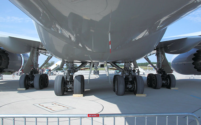 Boeing 747-8 Intercontinental: Fahrwerk