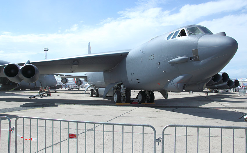 Boeing B-52 Stratofortress: schwere Bomber der USA