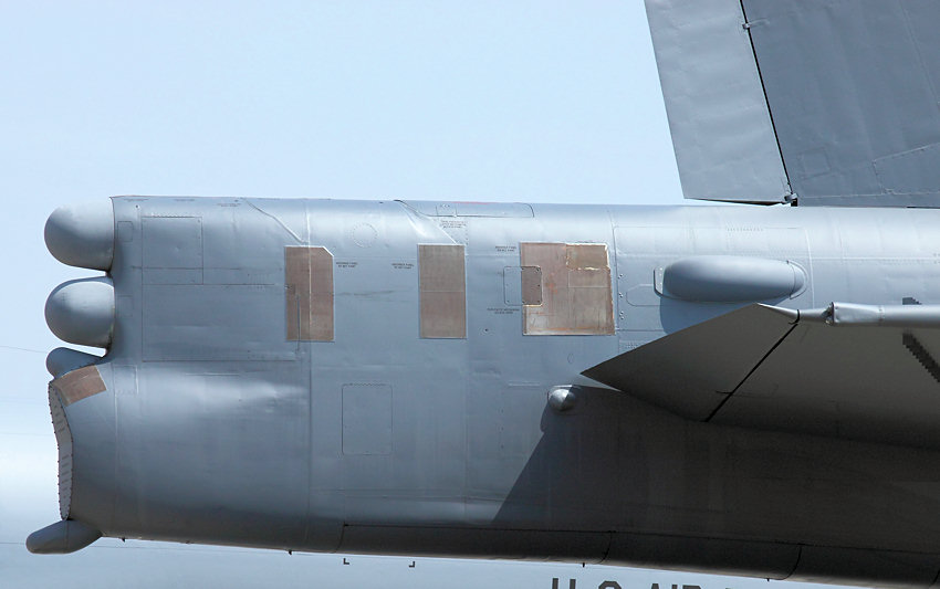 Boeing B-52: Diente im Vietnamkrieg für Flächenbombardements aus niedriger und großer Höhe