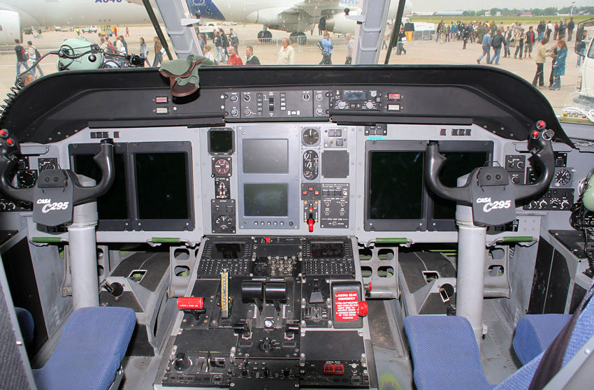 CASA C-295 - Cockpit