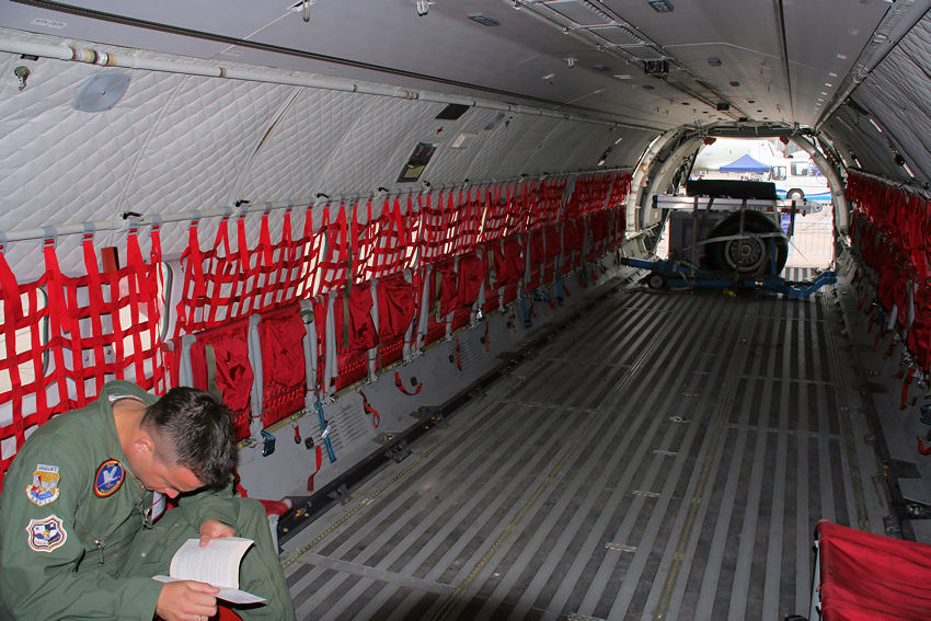 CASA C-295 - Laderaum