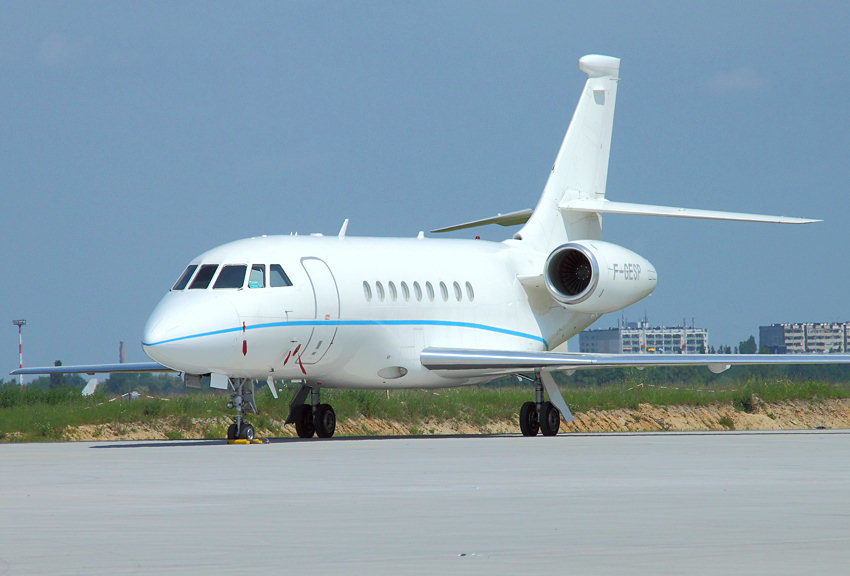 Dassault Falcon 2000: zweistrahliges Geschäftsreiseflugzeug für Langstrecken des Französischen Herstellers Dassault Aviation