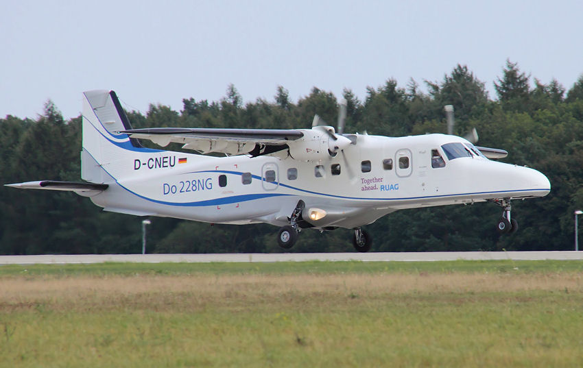 Dornier Do 228 NG - Landung