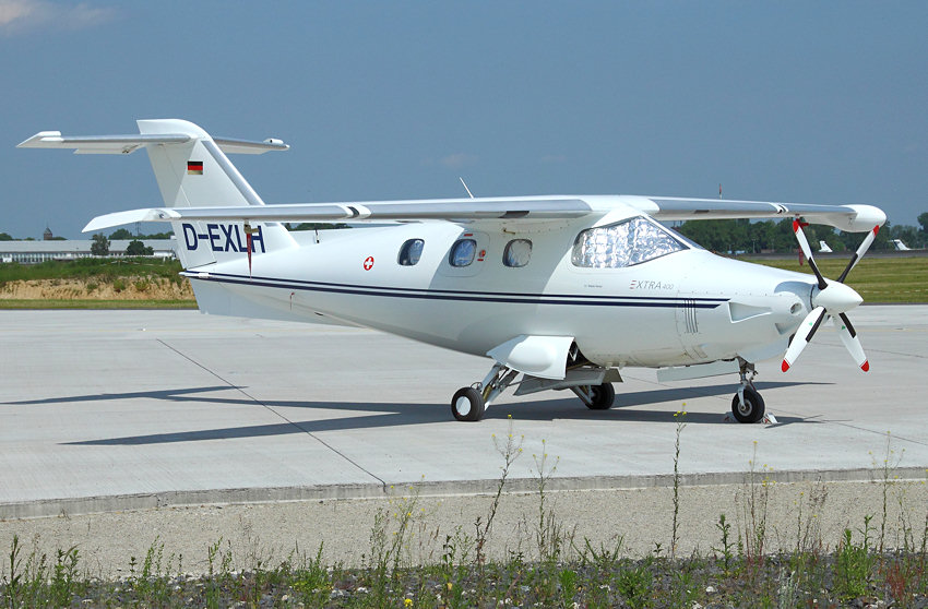 Extra EA-400: Reise- und Geschäftsflugzeug als Hochdecker mit T-Leitwerk