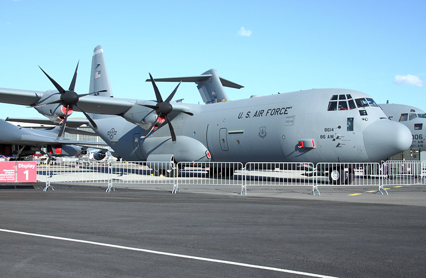 Lockheed C-130 Hercules: weit verbreitetes militärisches Transportflugzeug der USA