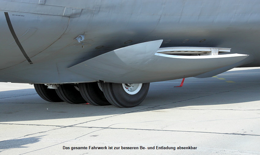 Lockheed C-5 Galaxy: Bugfahrwerk