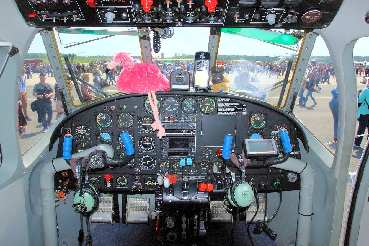 Piaggio P.166 - Cockpit