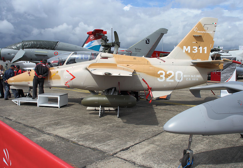 Alenia Aermacchi M311: Trainingsflugzeug und leichtes Kampfflugzeug der Italienischen Luftwaffe