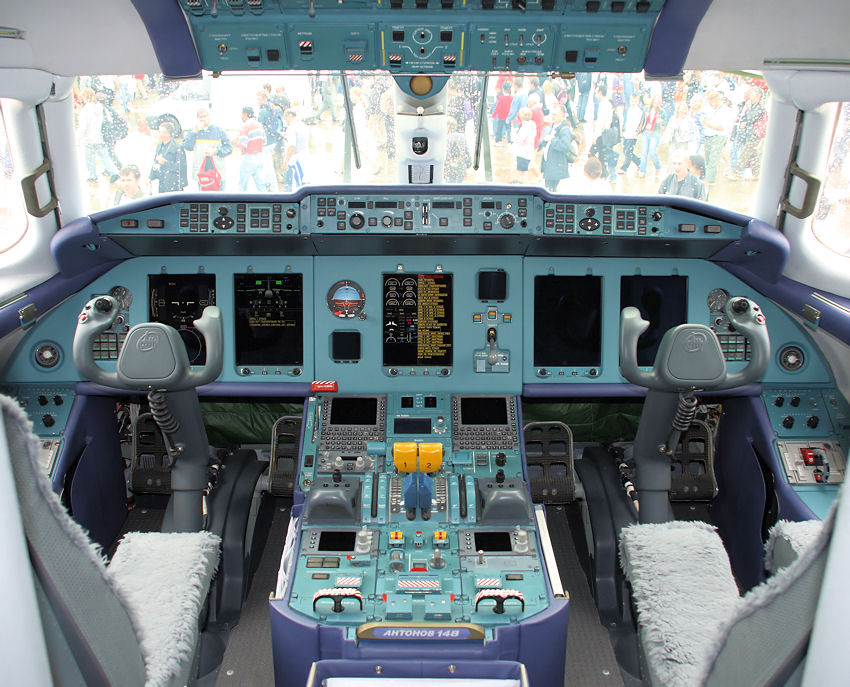 Antonow 148 - Cockpit