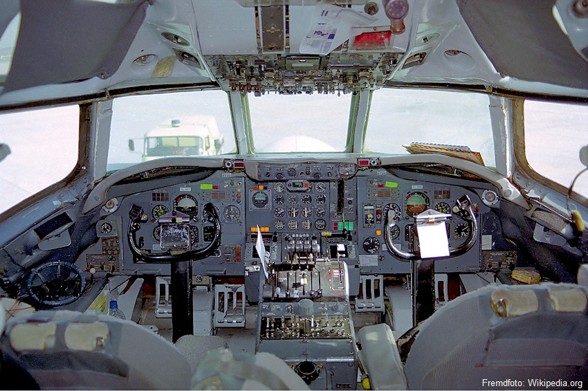 Douglas DC-8 - Cockpit