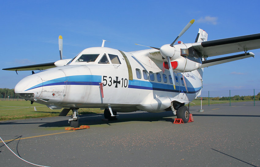 Let  L-410 UVP Turbolet - Kurzstreckenflugzeug für 19 Passagiere der NVA