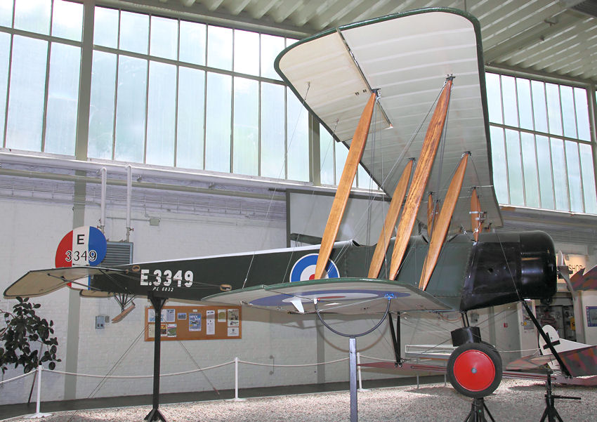 AVRO 504: Aufklärungs-, Schulflugzeug und leichter Bomber von 1913