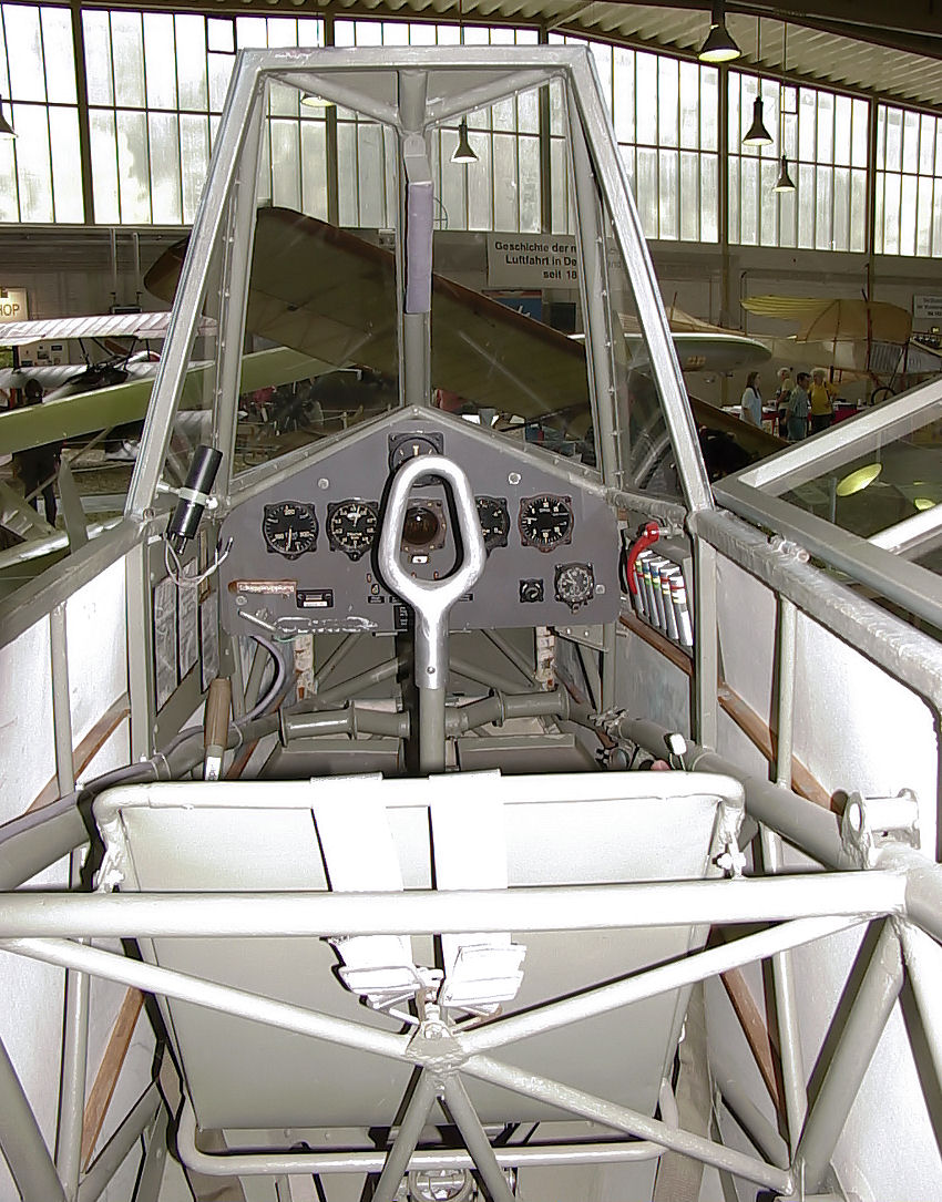 DFS-230 - Cockpit