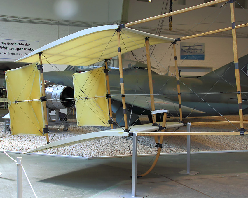 Farman III - Leitwerk
