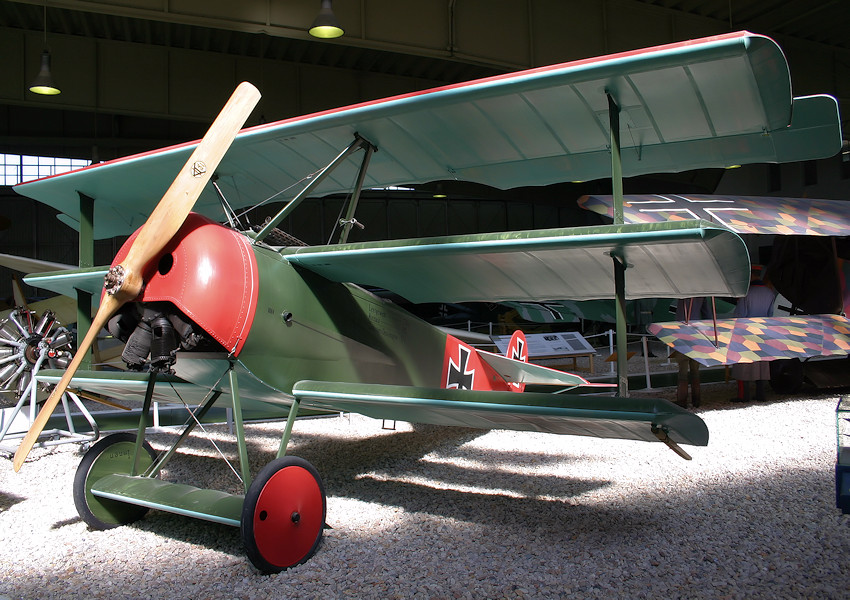 Fokker Dr I:  Jagdflugzeug von 1917 als Dreidecker des "Roten Baron" Manfred von Richthofen