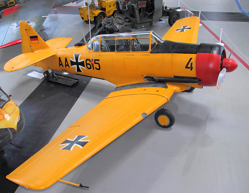 CCF Harvard Mk.4: einmotoriges militärisches Trainingsflugzeug von 1938