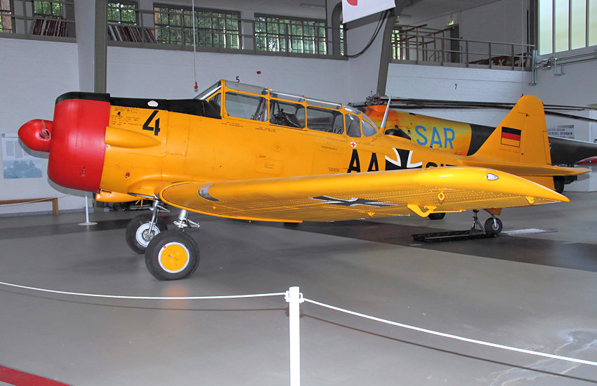 North American CCF Harvard Mk.4: militärisches Trainingsflugzeug von 1938
