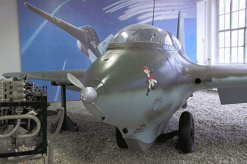 Messerschmitt Me 163 B Komet (Kraftei): Erster Raketenjäger der Welt