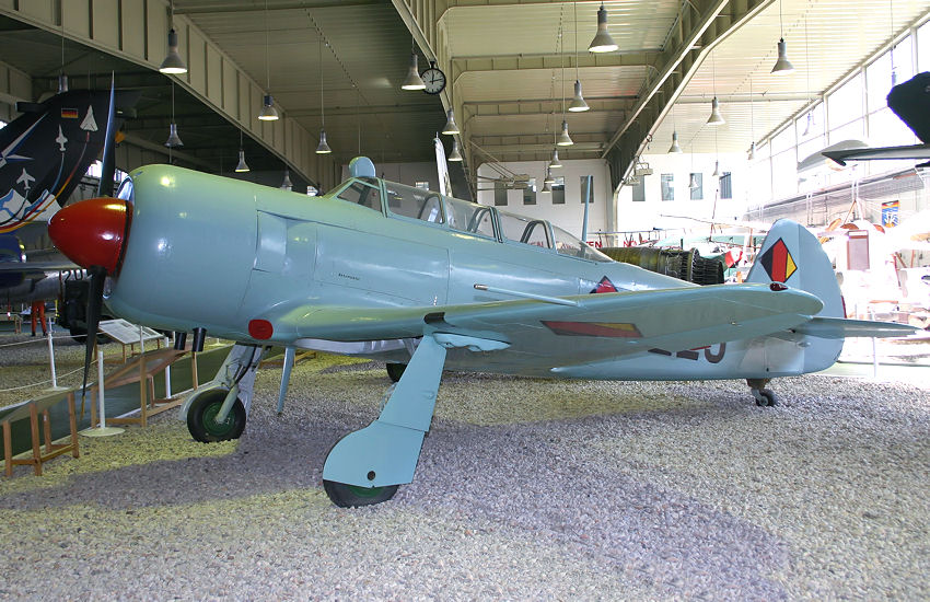 YAK-11, Yakovlev: russisches Trainingsflugzeug