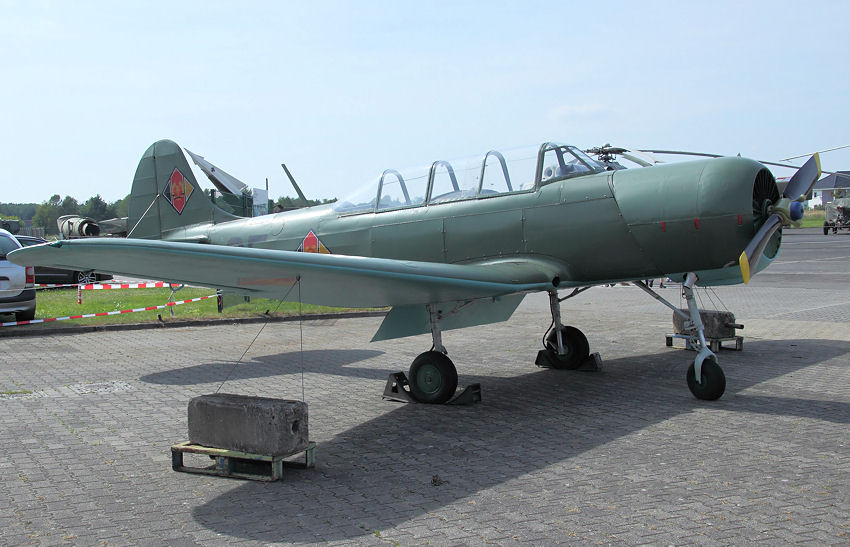 YAK-18A: diese Yak ist eine von vielen Untervarianten der Ursprungsversion UT-2M