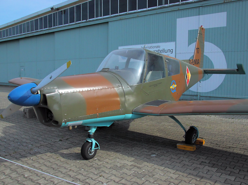 Zlín Z-43: Kurier- und Verbindungsdienste, Pilotenschulung, Kunstflug und Segelflugzeugschlepp