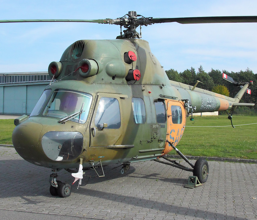 Mil Mi 2 - Hubschrauber